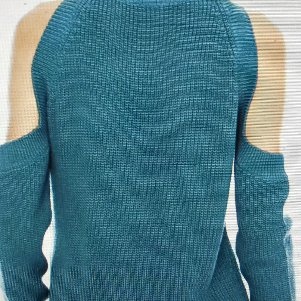 Cold Shoulder Sweater - Picture 4 of 8